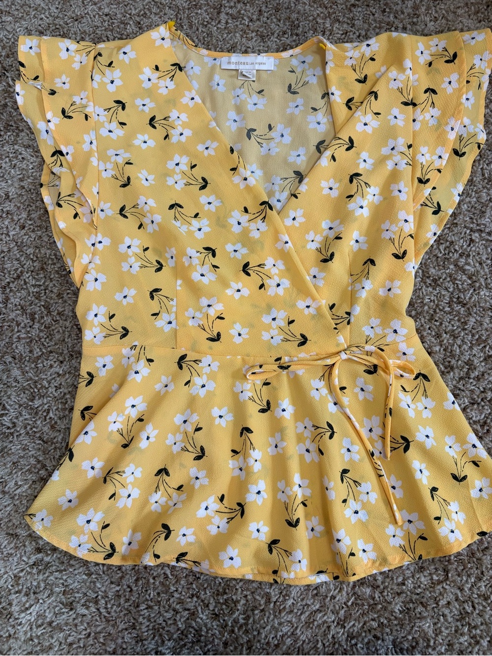 Monteau women’s XL yellow floral peplum v-neck top shirt